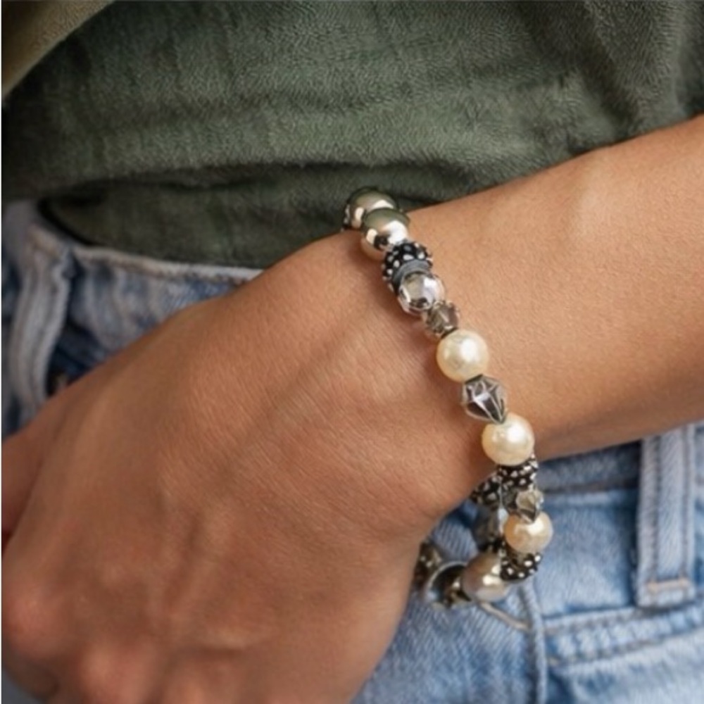 Vintage Artisan Pearl & Smoky Iridescent Crystal Beaded Bracelet Toggle Clasp 7”